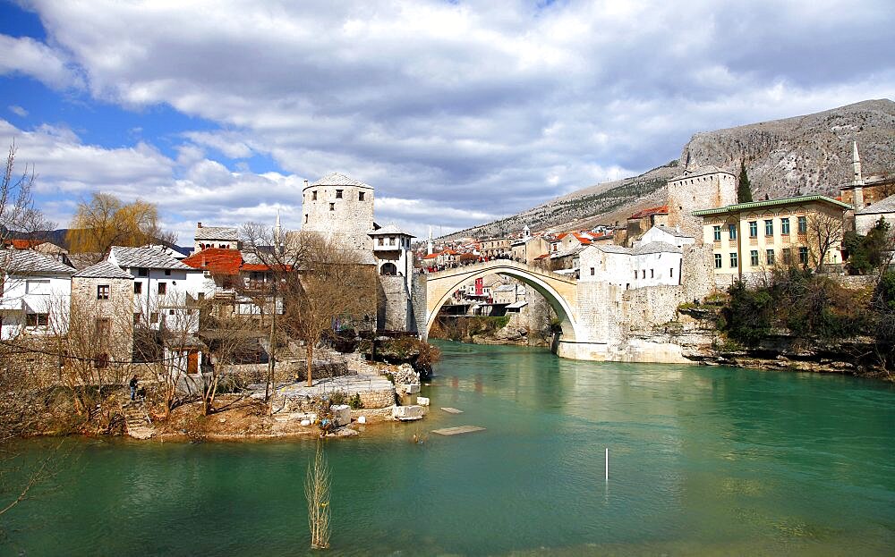 Rebuilt Stari Most (Old Bridge) over Neretva River, Mostar, UNESCO World Heritage Site, Herzegovina, Bosnia and Herzegovina, Europe