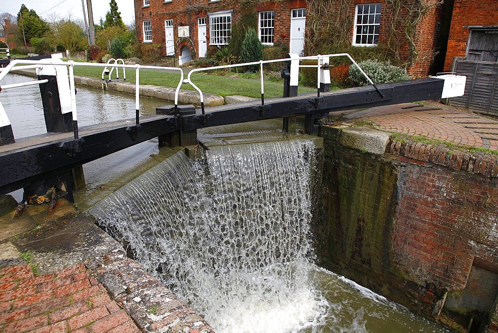 Lock gates, Northamptonshire, England, United Kingdom, Europe