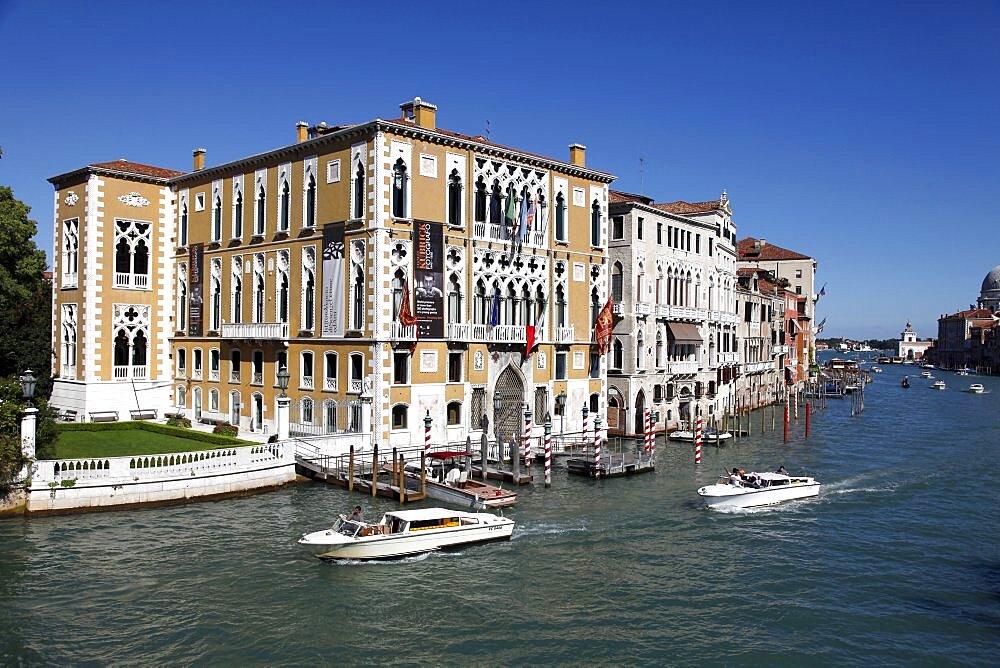 Speed boats, Palazzo Franchetti Cavalli and Barbaro on Grand Canal, Venice, UNESCO World Heritage Site, Veneto, Italy, Europe