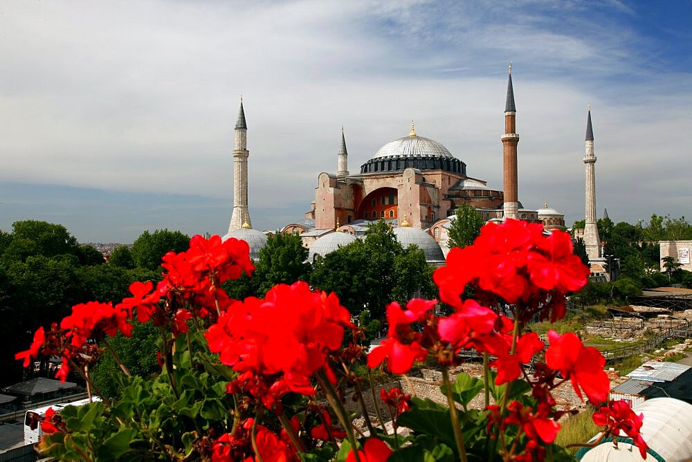 Hagia Sophia Mosque (Aya Sofya), UNESCO World Heritage Site, Istanbul, Turkey, Europe