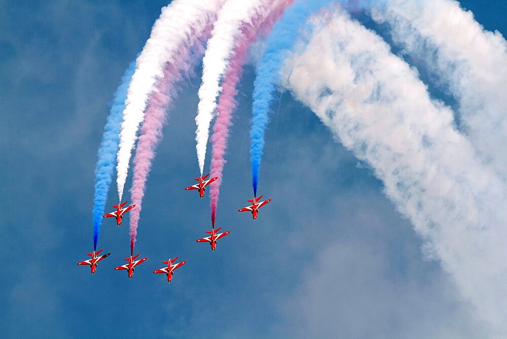 Red Arrows Aerobatic Display, South Bay, Scarborough, North Yorkshire, England, United Kingdom, Europe