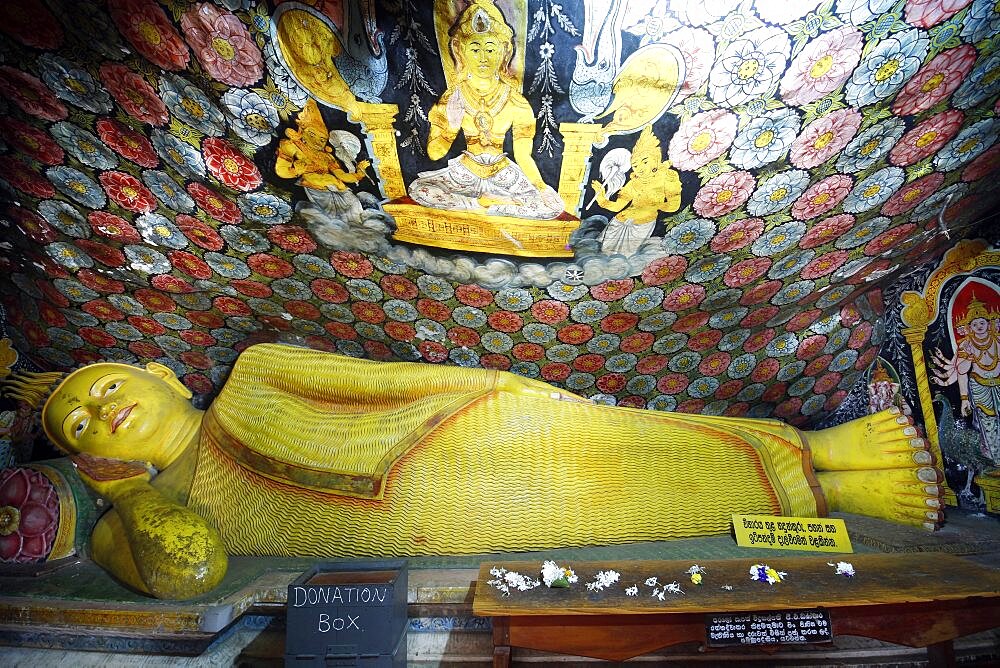 Reclining Buddha at Aluvihara Rock Cave Temple, Matale, Sri Lanka, Asia