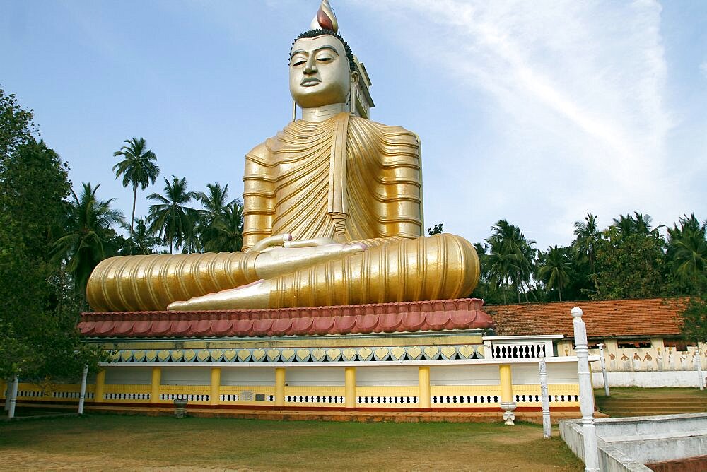 Large seated Buddha, Dikwella, Sri Lanka, Asia