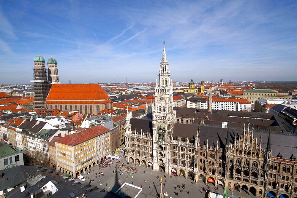 Frauenkirche and New City Hall (Neues Rathaus), Munich, Bavaria, Germany, Europe