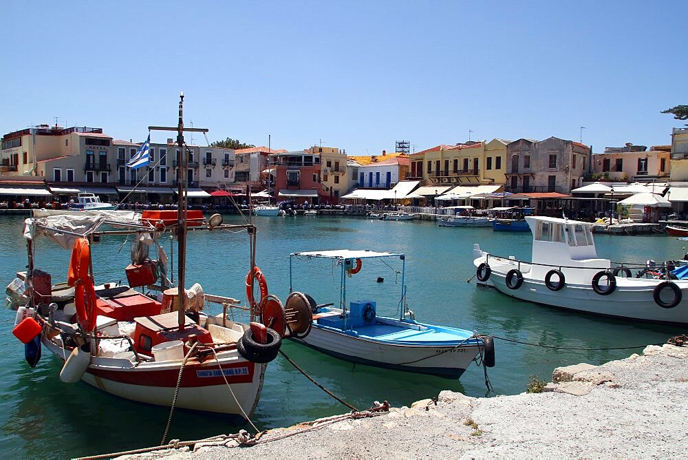 Harbour buildings and fishing boats, Rethymnon, Crete, Greek Islands, Greece, Europe