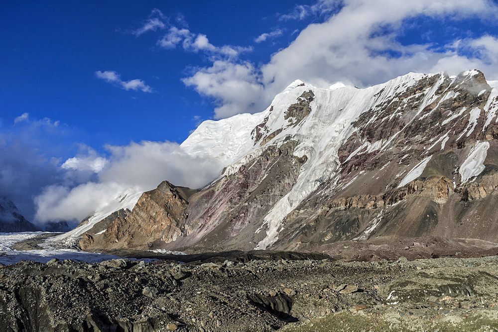 Engilchek Glacier and Khan Tengri Mountain, Central Tian Shan Mountain range, Border of Kyrgyzstan and China, Kyrgyzstan, Central Asia, Asia