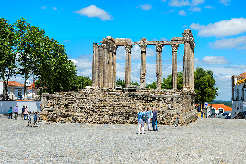 Roman temple of Diana, UNESCO World Heritage Site, Evora, Alentejo, Portugal, Europe