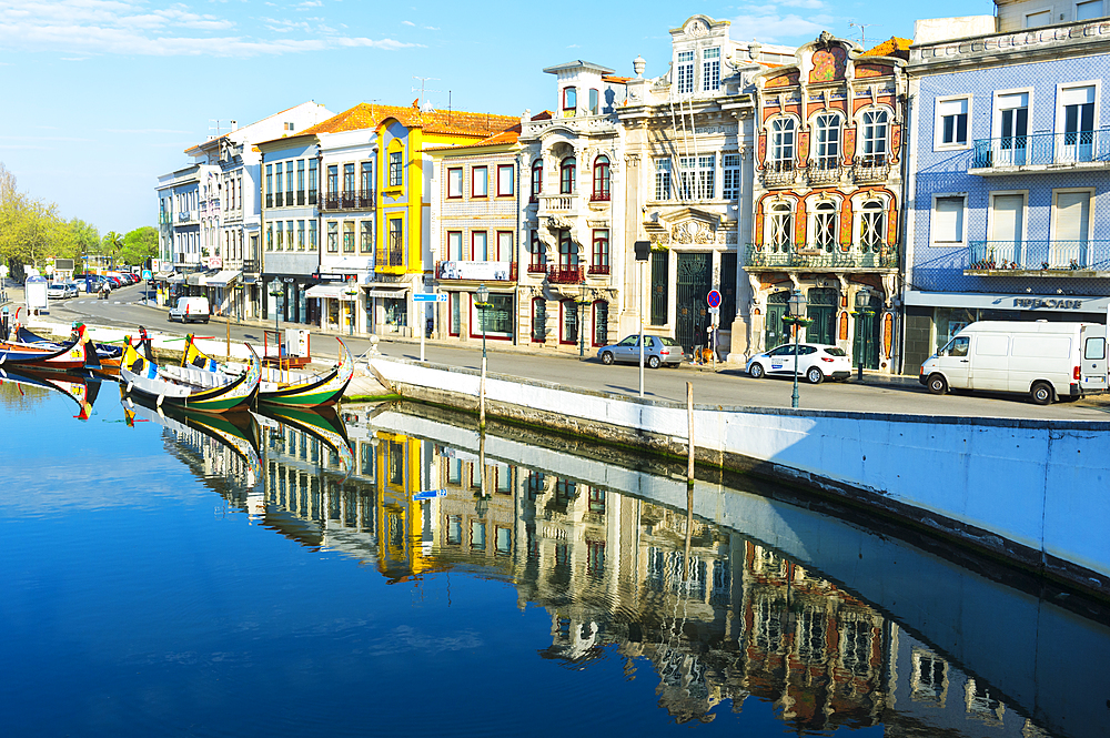 Moliceiros moored along the main canal, Aveiro, Venice of Portugal, Beira Littoral, Portugal, Europe