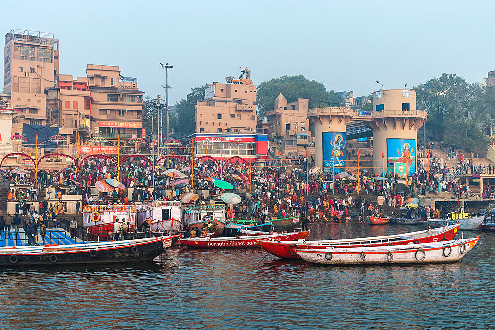 Dashashwamedh Ghat, Varanasi, Uttar Pradesh, India, Asia