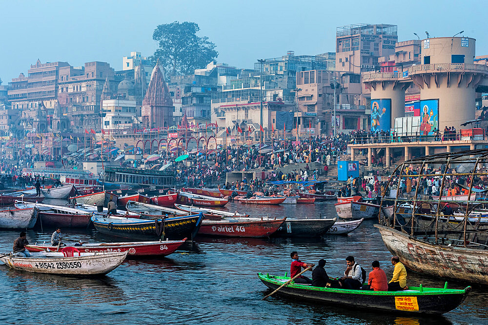 Dashashwamedh Ghat, Varanasi, Uttar Pradesh, India, Asia