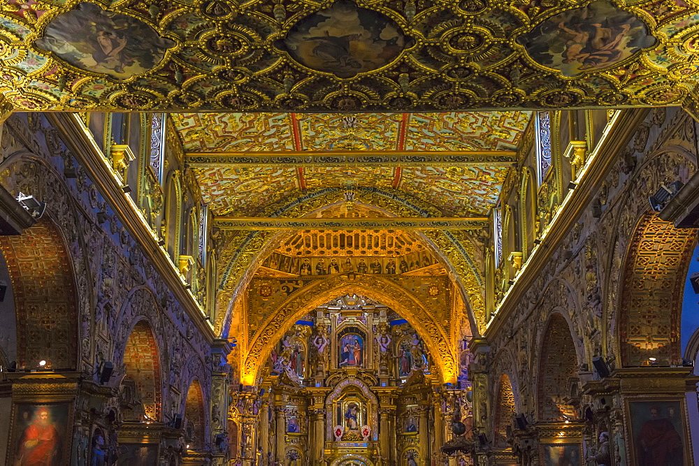 Interior, San Francisco Church and Convent, Quito, UNESCO World Heritage Site, Pichincha Province, Ecuador, South America 