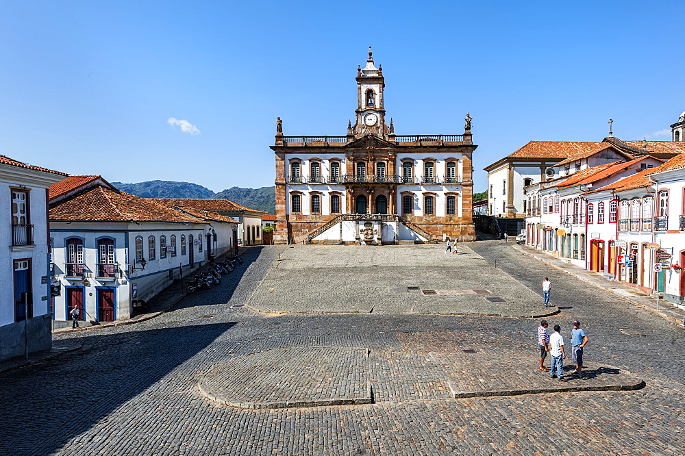 Tiradentes Plaza and Da Inconfidencia Museum, Ouro Preto, UNESCO World Heritage Site, Minas Gerais, Brazil, South America 