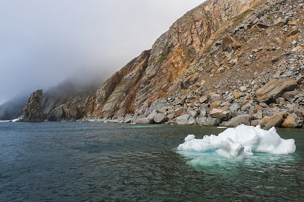 Cliffs at Herald Island, UNESCO World Heritage Site, Chuckchi Sea, Russian Far East, Russia, Europe 