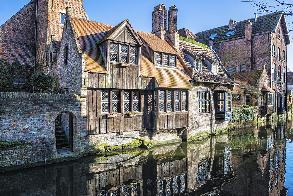 Houses along a channel, Historic center of Bruges, UNESCO World Heritage Site, Belgium, Europe