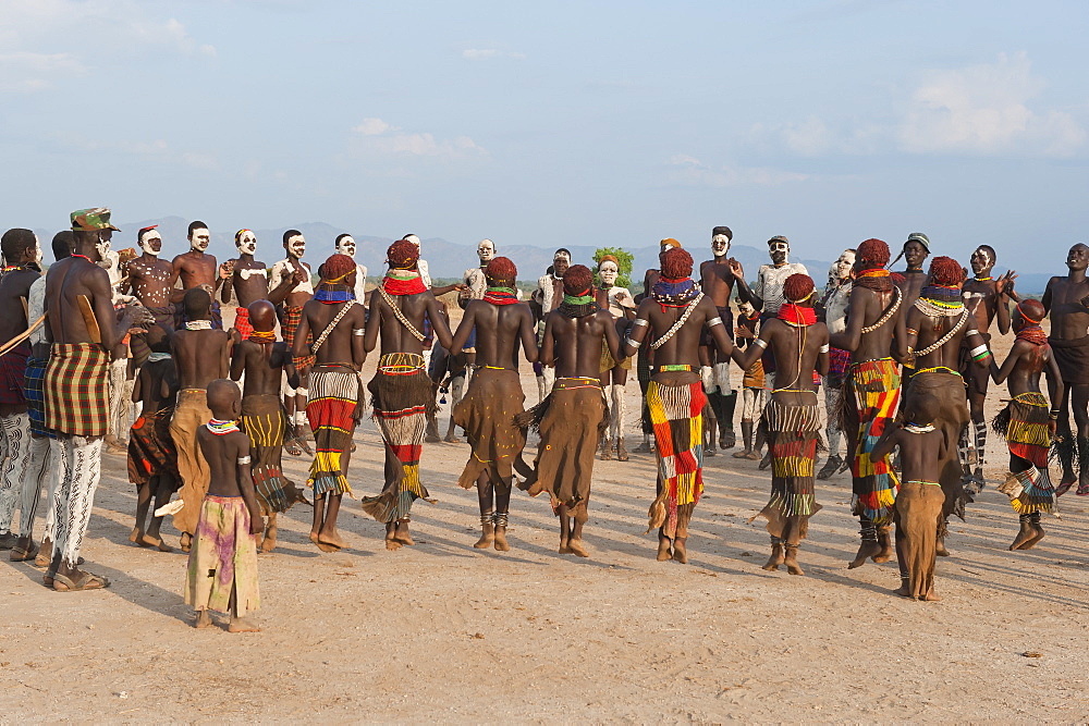 Nyangatom (Bumi) tribal dance ceremony, Omo River Valley, Ethiopia, Africa 