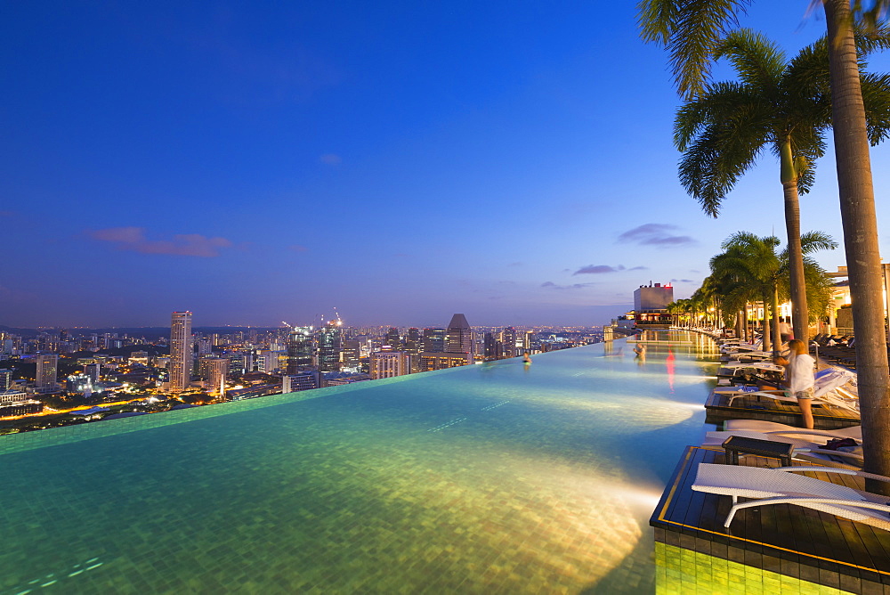 Infinity pool of the Marina Bay Sands, Singapore, Southeast Asia, Asia