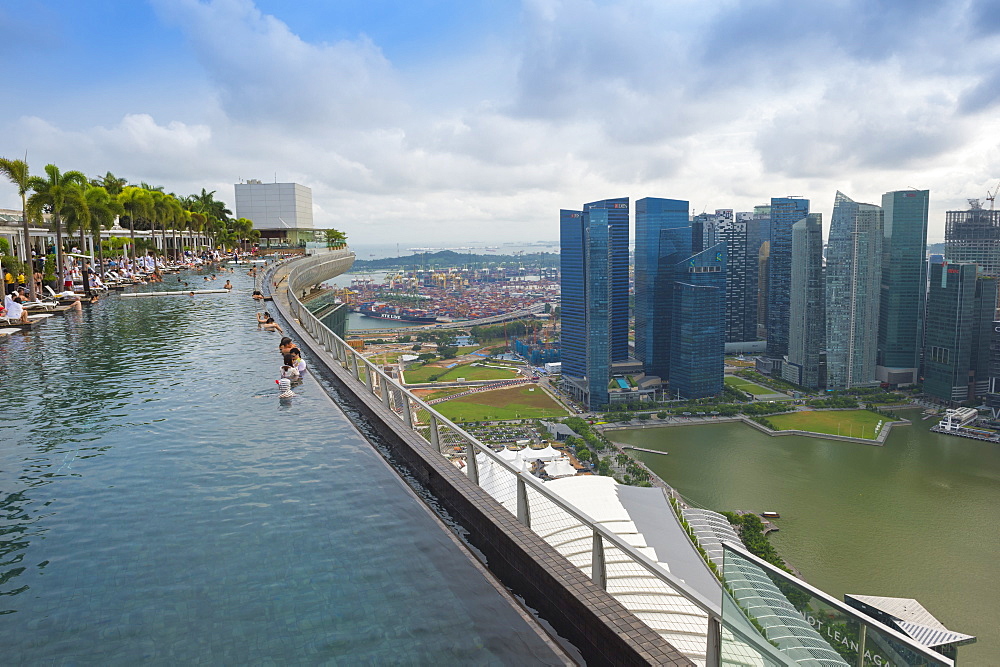 Downtown central financial district viewed from the Infinity pool of the Marina Bay Sands, Singapore, Southeast Asia, Asia