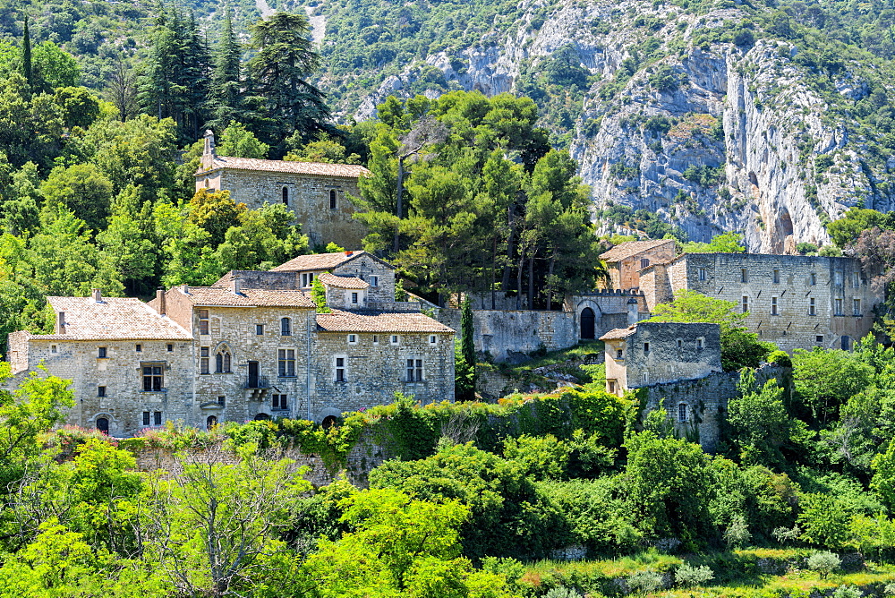 Medieval village of Oppede le Vieux, Vaucluse, Provence Alpes Cote d'Azur region, France, Europe