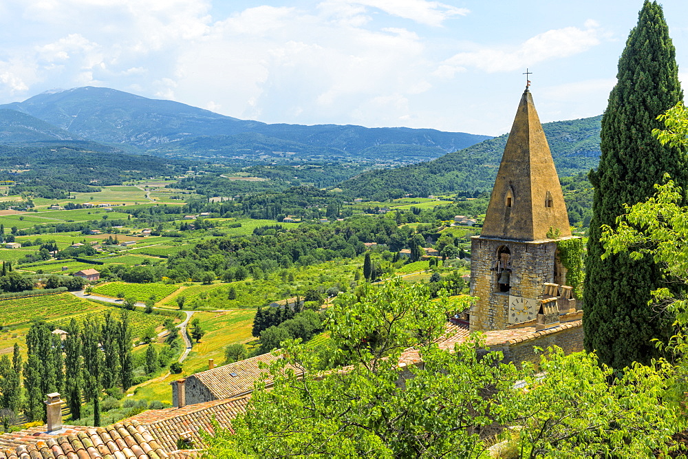 Le Crestet village, Vaucluse, Provence Alpes Cote d'Azur region, France, Europe