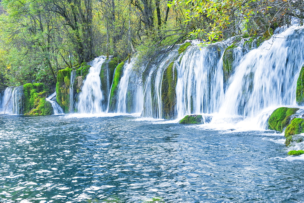 Arrow Bamboo Lake Waterfalls, Jiuzhaigou National Park, UNESCO World Heritage Site, Sichuan Province, China, Asia