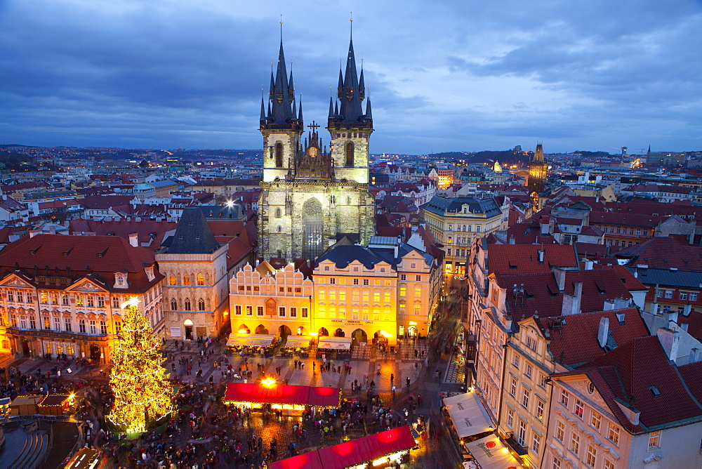 Overview of the Christmas Market and the Church of Our Lady of Tyn on the Old Town Square, UNESCO World Heritage Site, Prague, Czech Republic, Europe