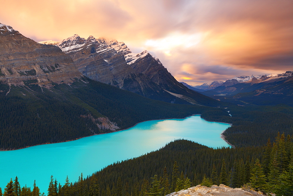 Peyto Lake at Sunset, Banff National Park, UNESCO World Heritage Site, Rocky Mountains, Alberta, Canada, North America