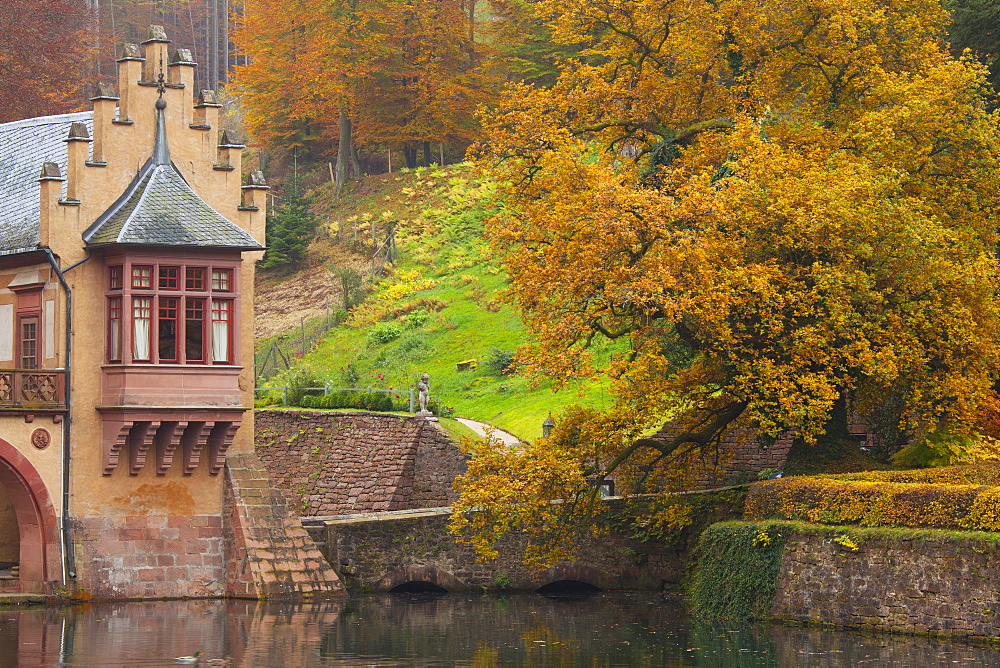 Schloss (Castle) Mespelbrunn in autumn, near Frankfurt, Germany, Europe 