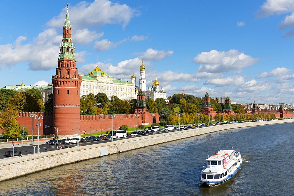 View of the Kremlin, UNESCO World Heritage Site, on the banks of the Moscow River, Moscow, Russia, Europe