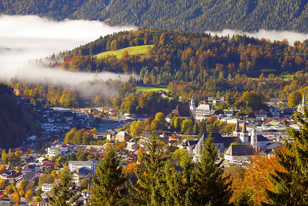 View over Berchtesgaden in autumn, Berchtesgaden, Bavaria, Germany, Europe 