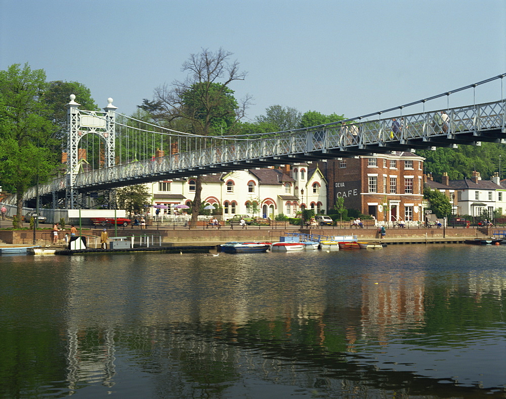 River Dee and Queens Park Bridge, The Groves, Chester, Cheshire, England, United Kingdom, Europe