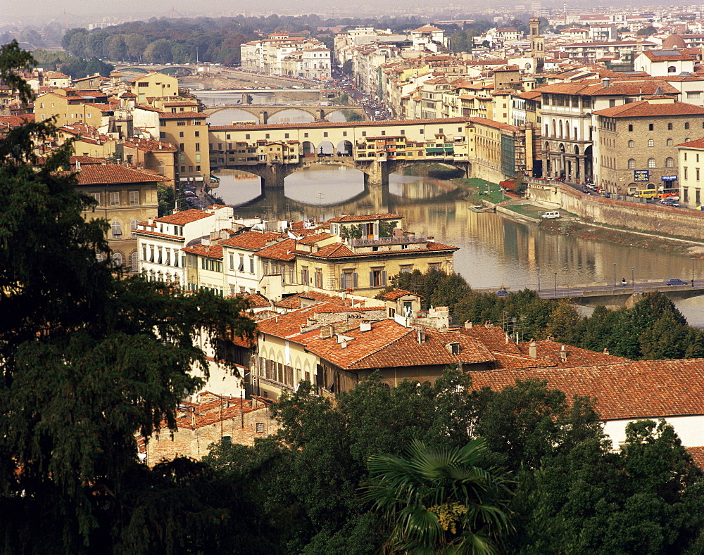 View over the city including the River Arno, Ponte Vecchio and Uffizi Gallery, Florence, Tuscany, Italy, Europe