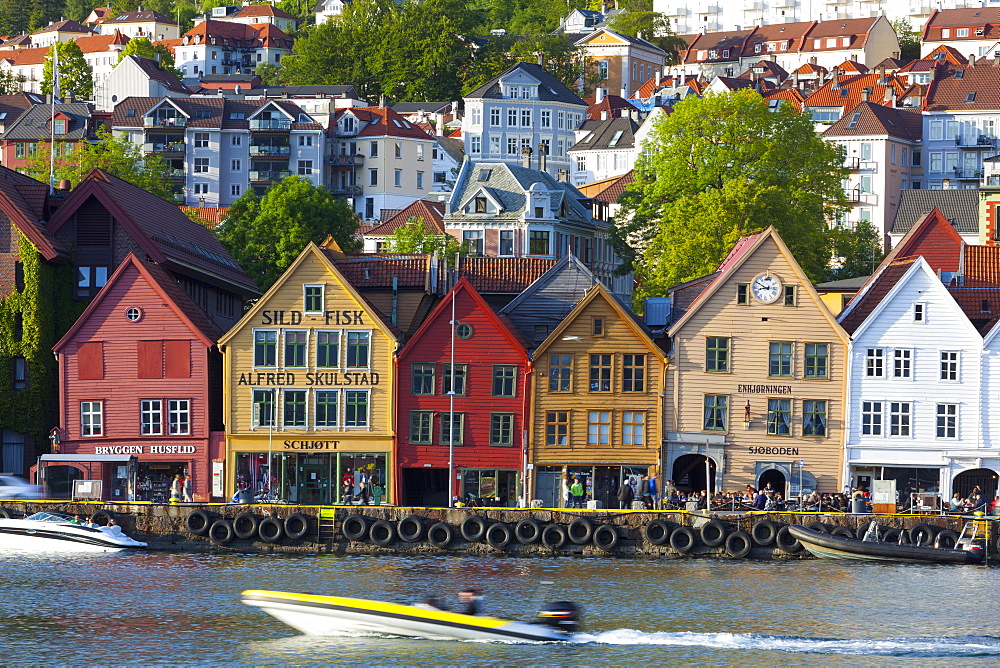 Fishing Warehouses in the Bryggen District, UNESCO World Heritage Site, Bergen, Hordaland, Norway, Scandinavia, Europe