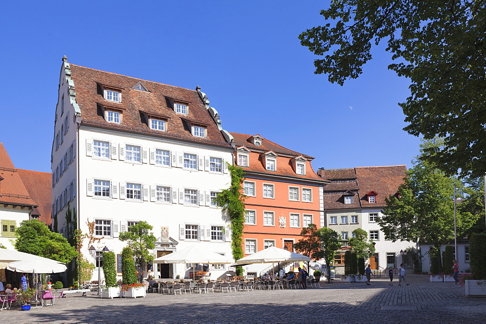 Sidewalk cafe at the Schlossplatz square, Meersburg, Lake Constance, Baden Wurttemberg, Germany, Europe