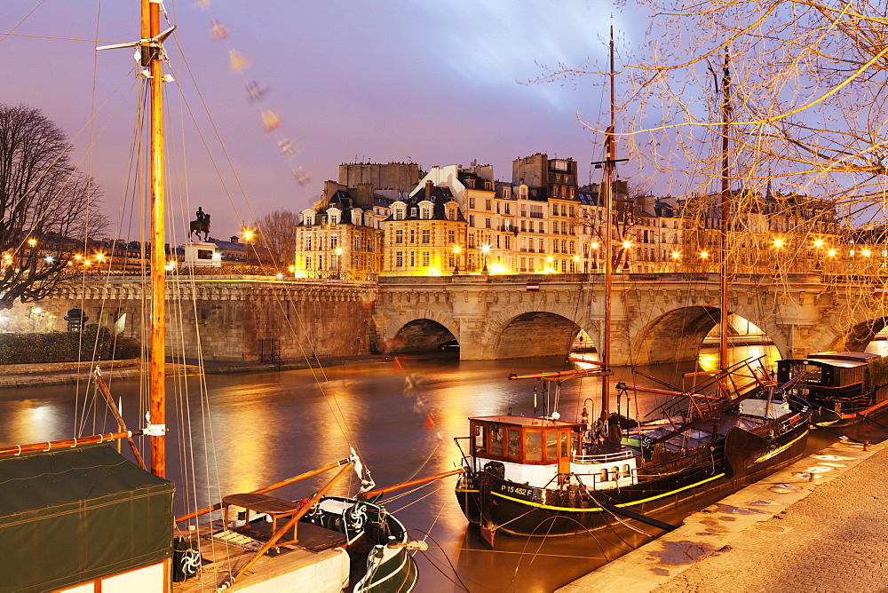 Ships on the River Seine and Pont Neuf, Paris, Ile de France, France, Europe 