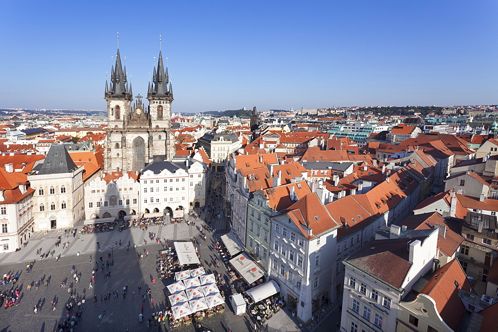 View over the Old Town Square (Staromestske namesti) with Tyn Cathedral and street cafes, Prague, Czech Republic, Europe 