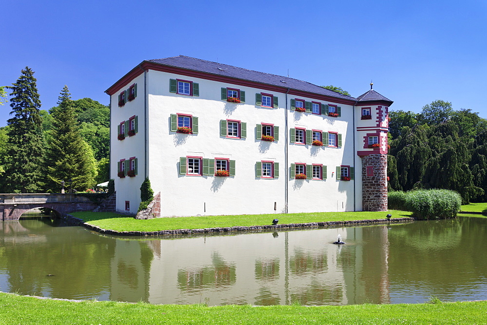 Schloss Eichtersheim Castle, Angelbachtal Valley, Kraichgau, Baden Wurttemberg, Germany, Europe