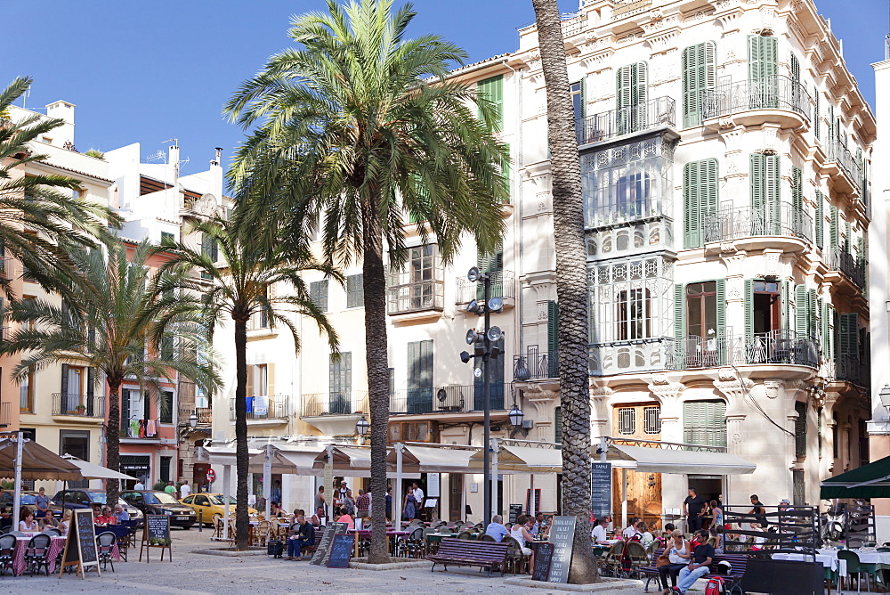 Restaurants and street cafes at der Placa de la Llotja, Palma de Mallorca, Majorca, Balearic Islands, Spain, Europe