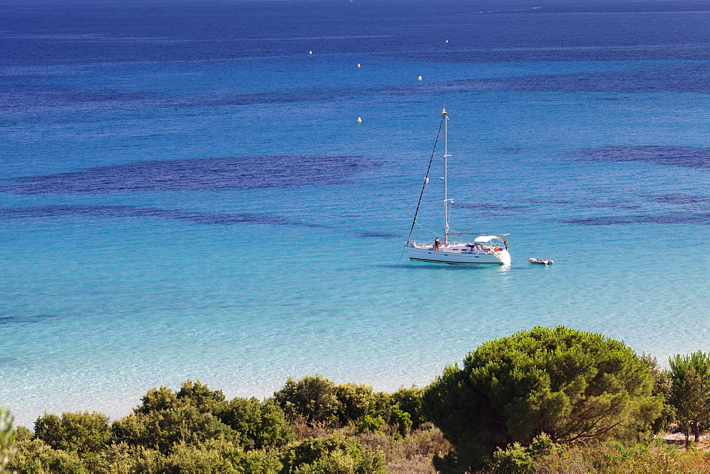 Sailing boat at the beach of Palombaggia, Corsica, France, Mediterranean, Europe