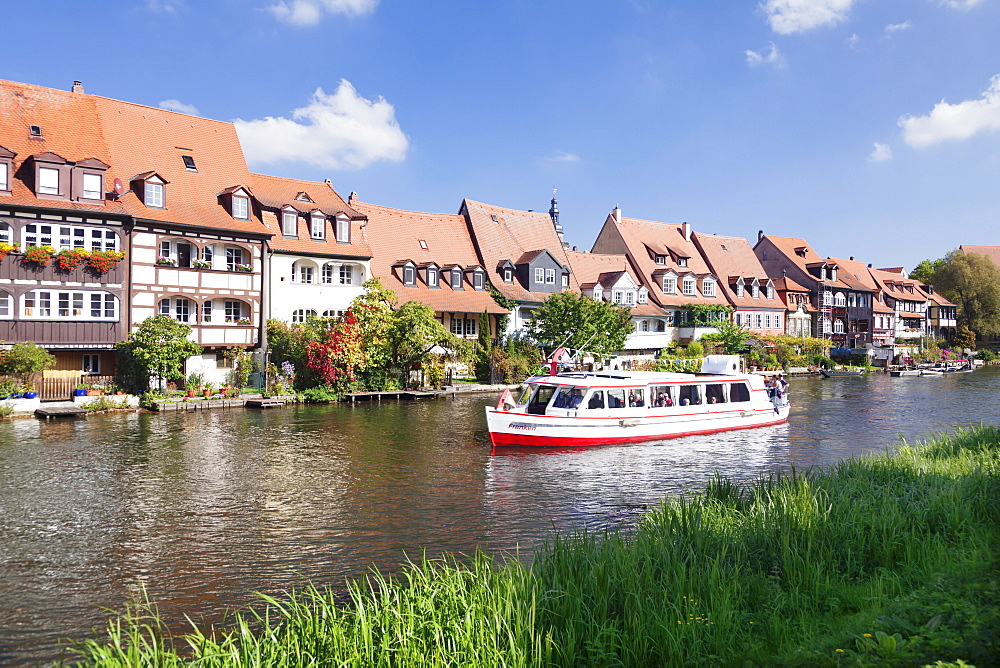 View over Regnitz River to Little Venice (Kleinvenedig), UNESCO World Heritage Site, Bamberg, Franconia, Bavaria, Germany, Europe