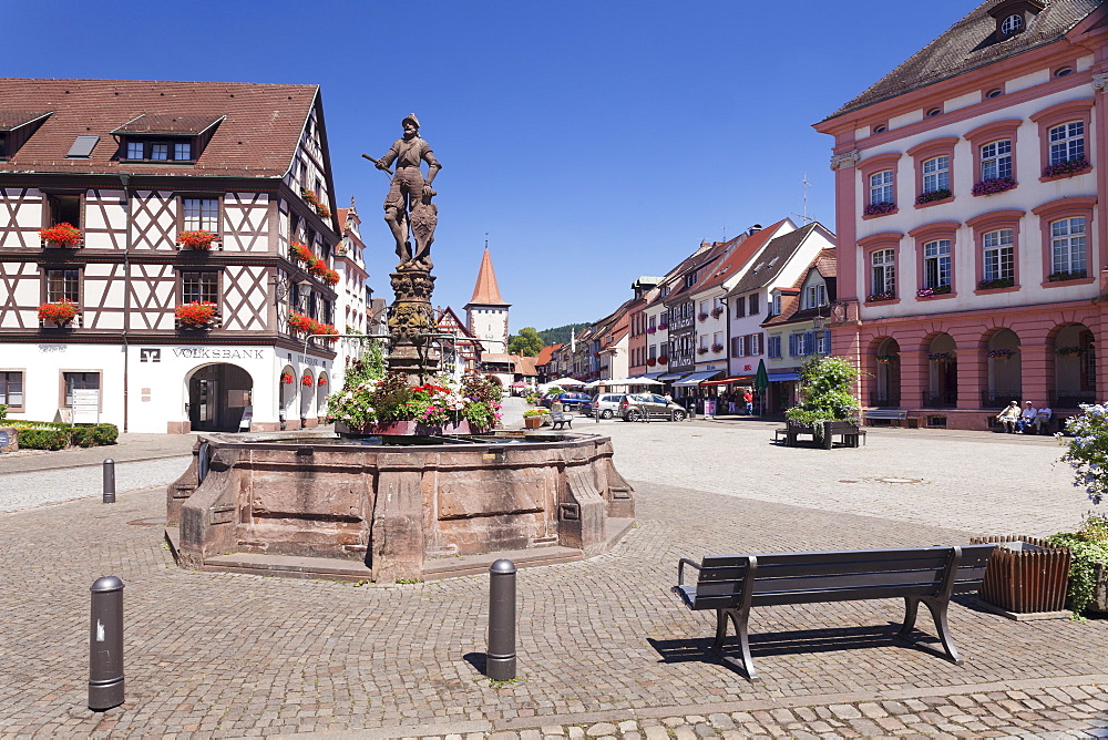 Roehrbrunnen Fountain at the market square, town hall and Obertorturm tower, Gengenbach, Kinzigtal Valley, Black Forest, Baden Wurttemberg, Germany, Europe