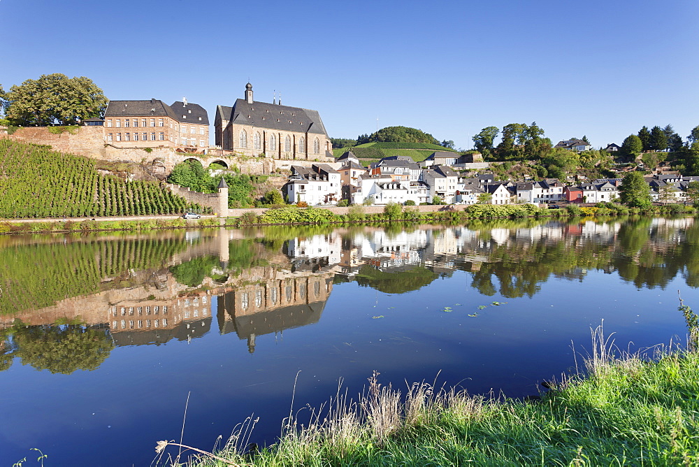 Ortsansicht and church, St. Laurentius, Saarburg, Rhineland-Palatinate, Germany, Europe