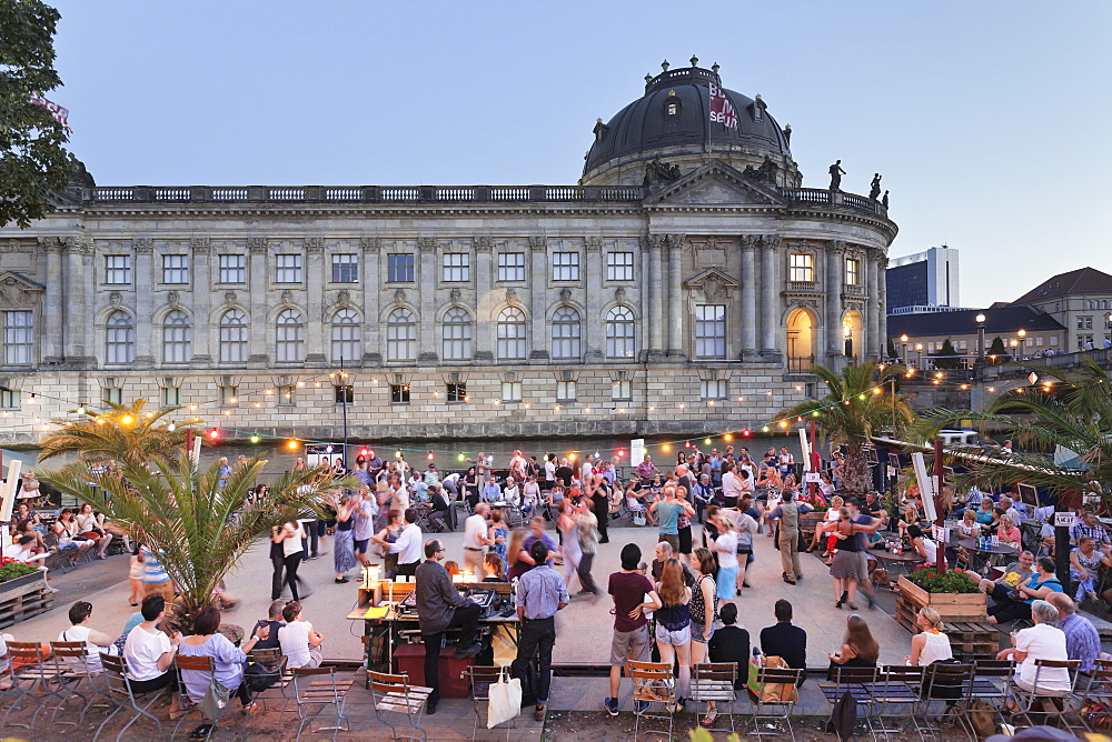 Urban beach Strandbar Mitte, Bode Museum, Museum Island, UNESCO World Heritage Site, Mitte, Berlin, Germany, Europe