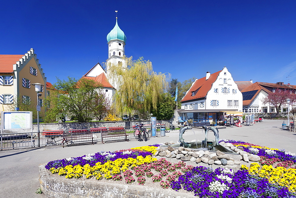 St. Georg church and castle, Peninsula of Wasserburg, Lake Constance, Schwaben, Bavaria, Germany, Europe