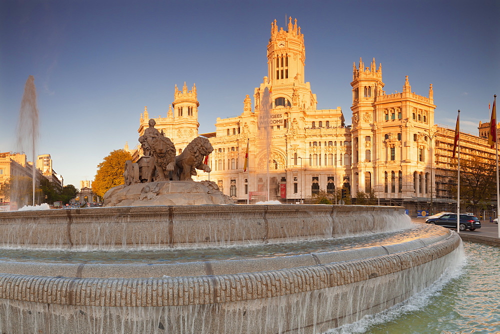 Cibeles Fountain (Fuente de la Cibeles), Architect Ventura Rodriguez, Palacio de Comunicaciones, Plaza de la Cibeles, Madrid, Spain, Europe