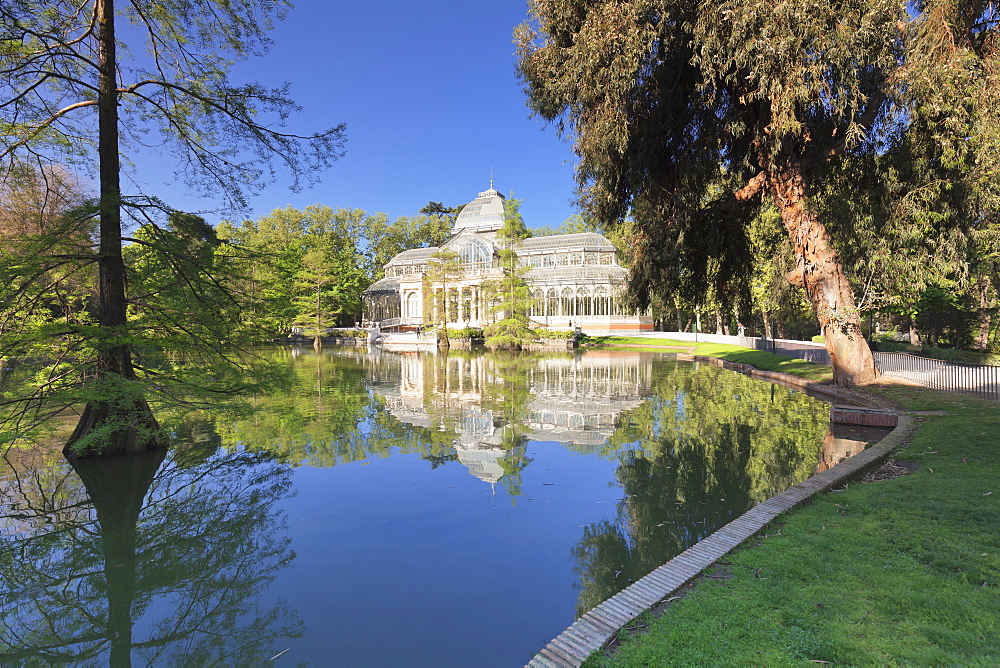 Crystal Palace (Palacio de Cristal), Retiro Park (Parque del Buen Retiro), Madrid, Spain, Europe