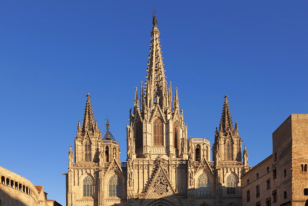 La Catedral de la Santa Creu i Santa Eulalia (Barcelona Cathedral), Barri Gotic, Barcelona, Catalonia, Spain, Europe