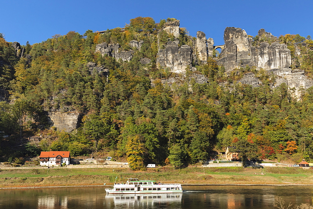 Excursion boat on Elbe River, Bastei Bridge, Elbsandstein Mountains, Saxony Switzerland National Park, Saxony, Germany, Europe