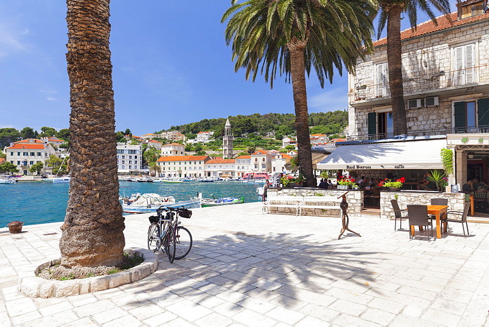 Restaurant on the promenade, Hvar, Hvar Island, Dalmatia, Croatia, Europe