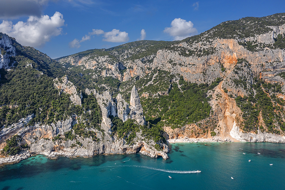 Cala Goloritze with the spire of Aguglia, Gennargentu and Golfo di Orosei National Park, Sardinia, Italy, Mediterranean, Europe