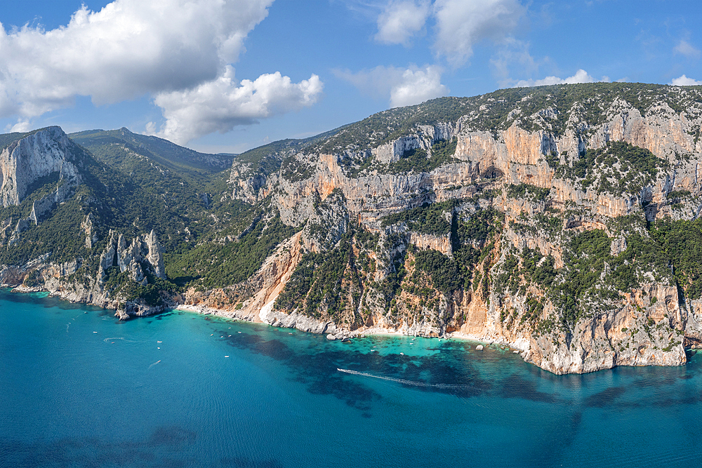 Cala Goloritze with the spire of Aguglia, Gennargentu and Golfo di Orosei National Park, Sardinia, Italy, Mediterranean, Europe